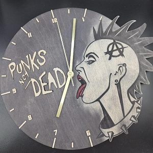 Часы из фанеры - Punks not dead