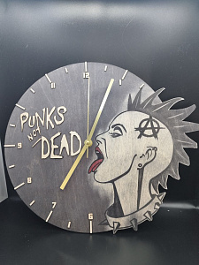 Часы из фанеры - Punks not dead